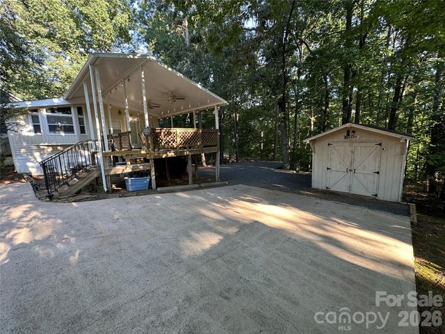 111 Hickory Circle, New London, NC 28127
