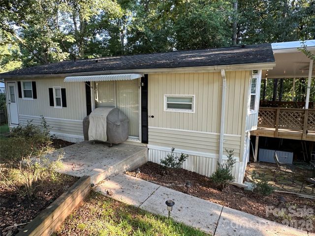 111 Hickory Circle, New London, NC 28127