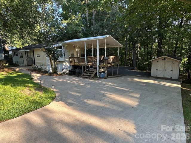 111 Hickory Circle, New London, NC 28127