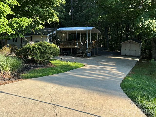 111 Hickory Circle, New London, NC 28127