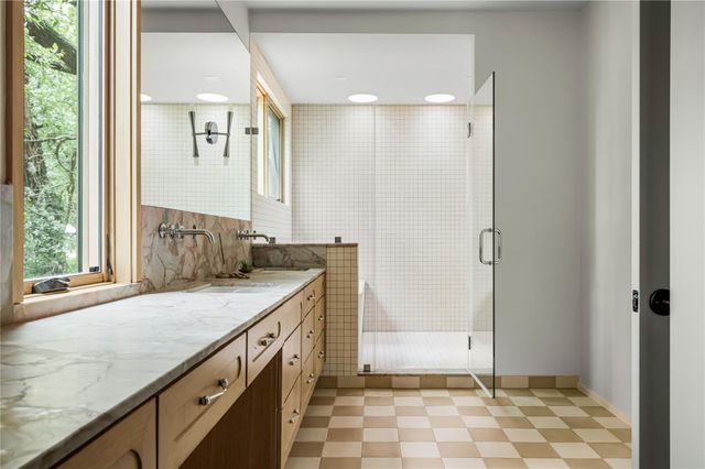 1102 Charlotte ST, Austin, TX 78703