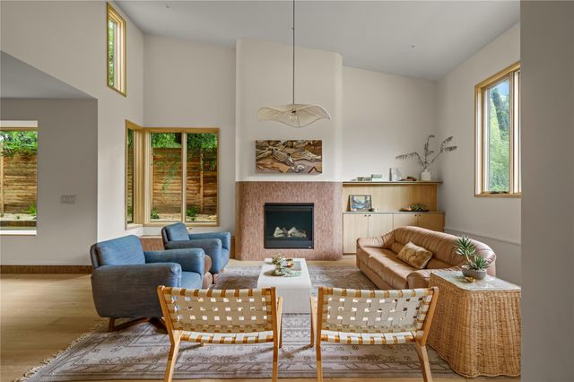1102 Charlotte ST, Austin, TX 78703