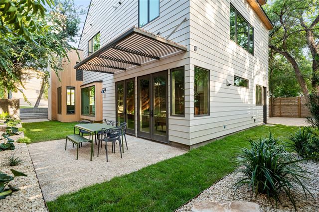 1102 Charlotte ST, Austin, TX 78703