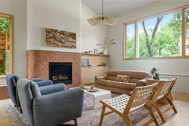 1102 Charlotte ST, Austin, TX 78703