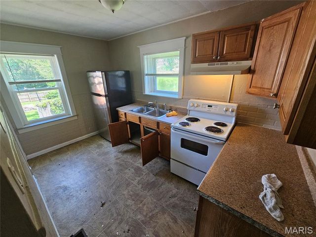 18 S Barat Avenue, Ferguson, MO 63135
