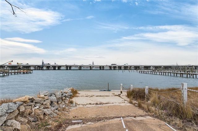 1019 Little Bay AVE, Norfolk, VA 23503