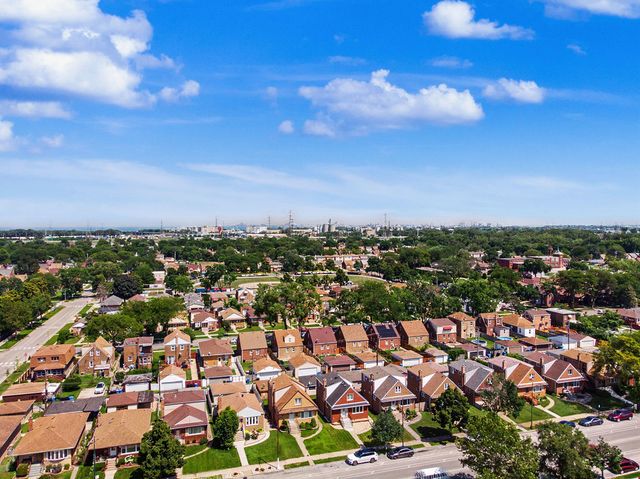 11011 S Avenue L, Chicago, IL 60617