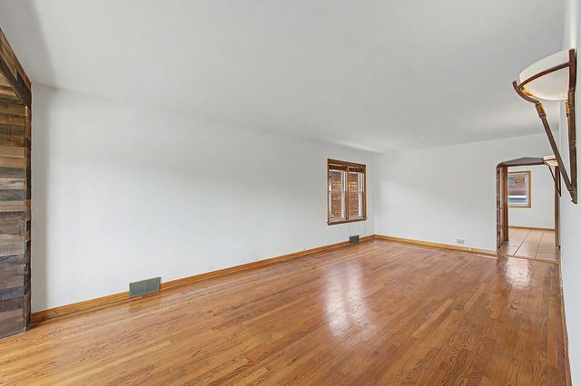 11011 S Avenue L, Chicago, IL 60617