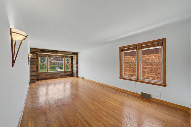 11011 S Avenue L, Chicago, IL 60617