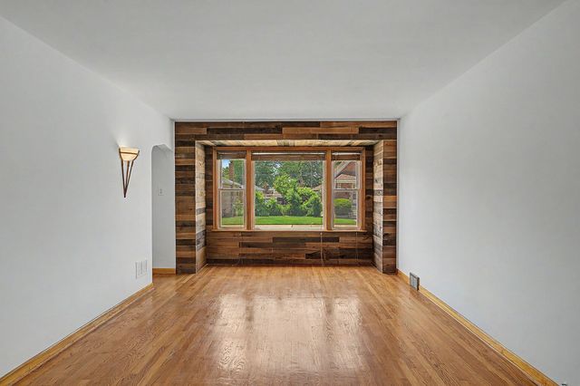 11011 S Avenue L, Chicago, IL 60617