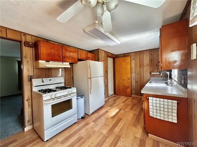 68 Lyndale Court, West Seneca, NY 14224