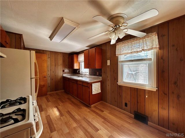 68 Lyndale Court, West Seneca, NY 14224