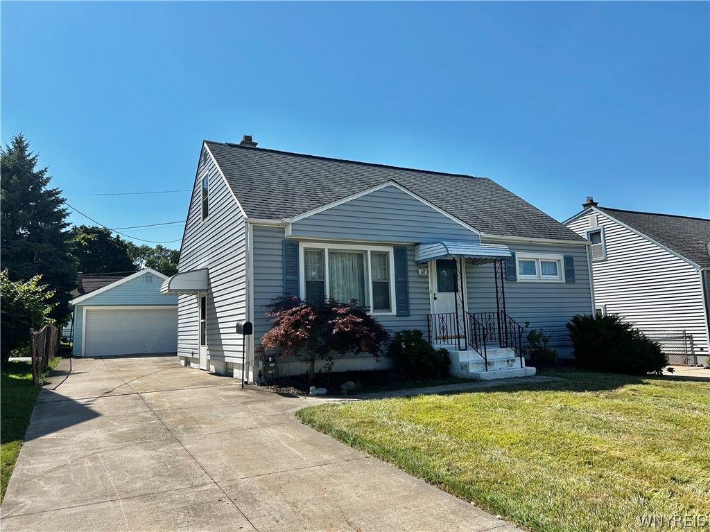 68 Lyndale Court, West Seneca, NY 14224