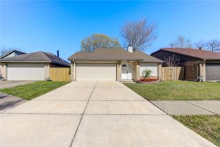 2036 Woodland Hills Drive, Missouri City, TX 77489