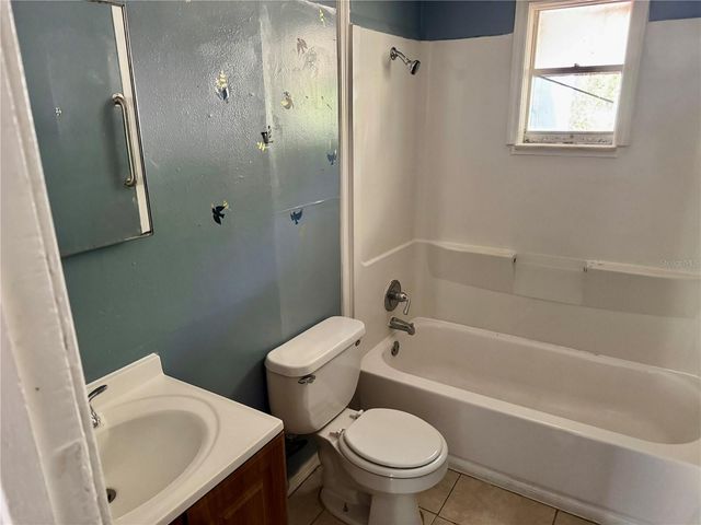 2311 52ND AVENUE E, Bradenton, FL 34203