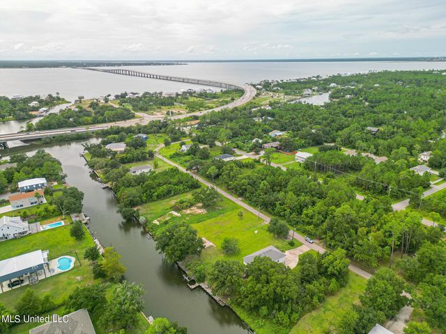 128 Mimosa Street, Pass Christian, MS 39571