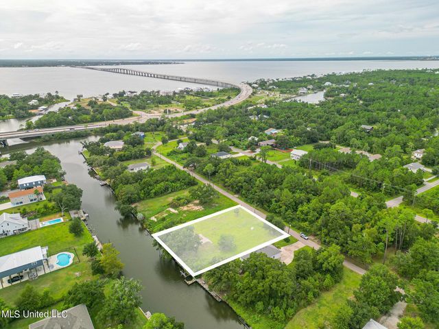 128 Mimosa Street, Pass Christian, MS 39571