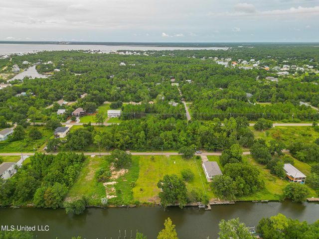128 Mimosa Street, Pass Christian, MS 39571