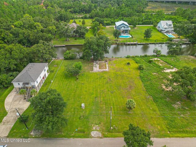 128 Mimosa Street, Pass Christian, MS 39571