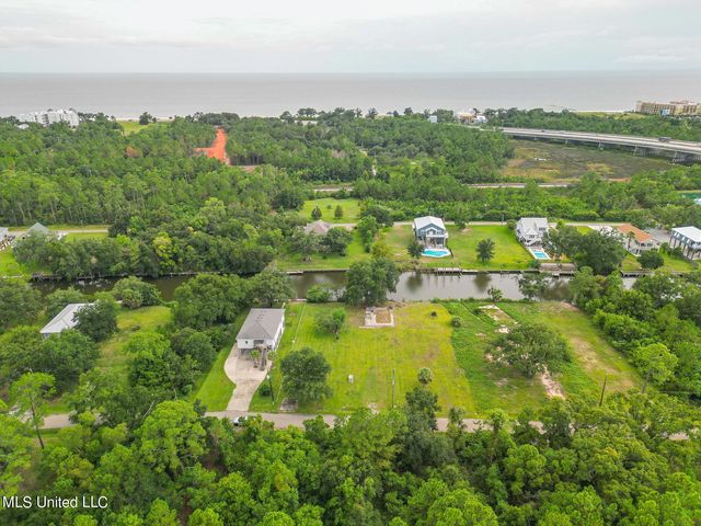 128 Mimosa Street, Pass Christian, MS 39571