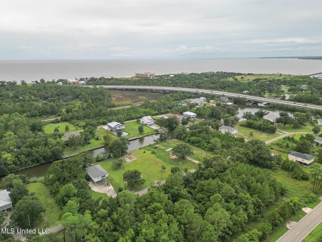 128 Mimosa Street, Pass Christian, MS 39571