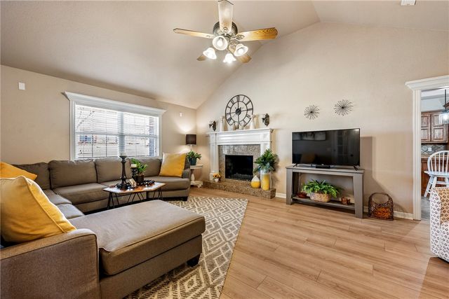 1925 S 21st Street, Rogers, AR 72758