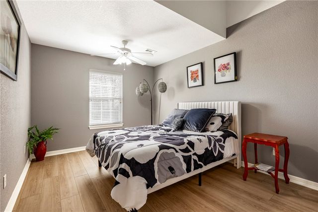 1925 S 21st Street, Rogers, AR 72758