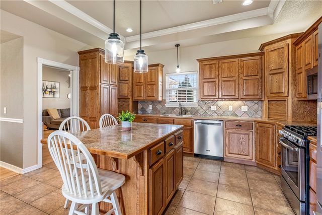 1925 S 21st Street, Rogers, AR 72758