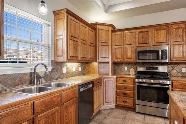 1925 S 21st Street, Rogers, AR 72758