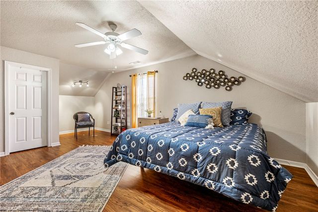 1925 S 21st Street, Rogers, AR 72758