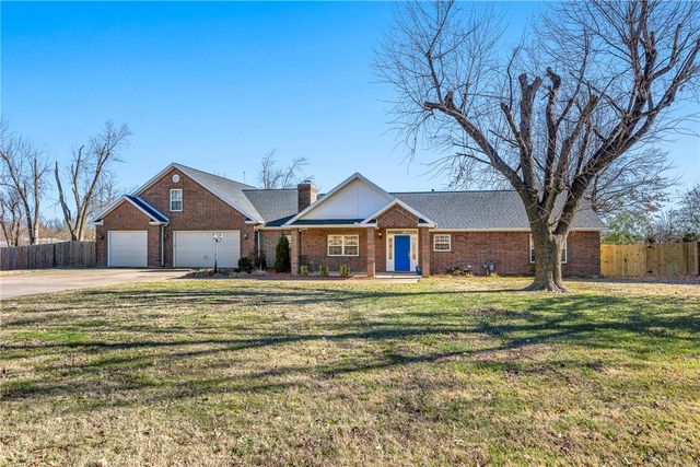 1925 S 21st Street, Rogers, AR 72758