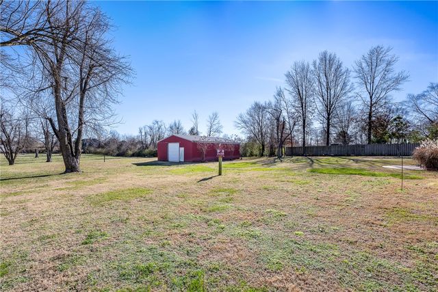 1925 S 21st Street, Rogers, AR 72758