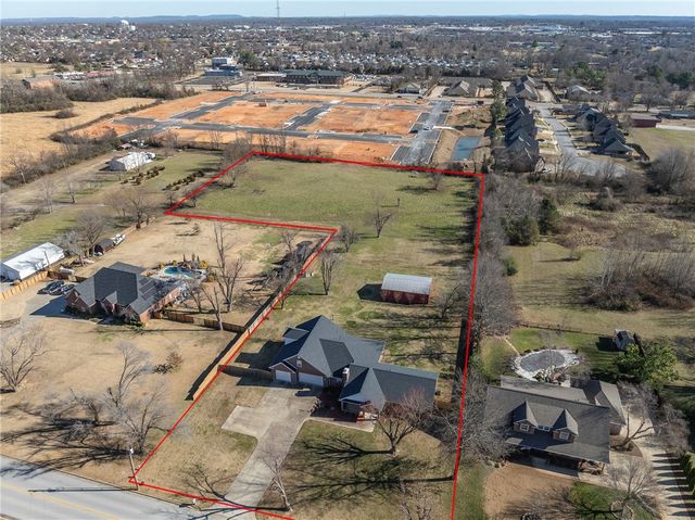 1925 S 21st Street, Rogers, AR 72758