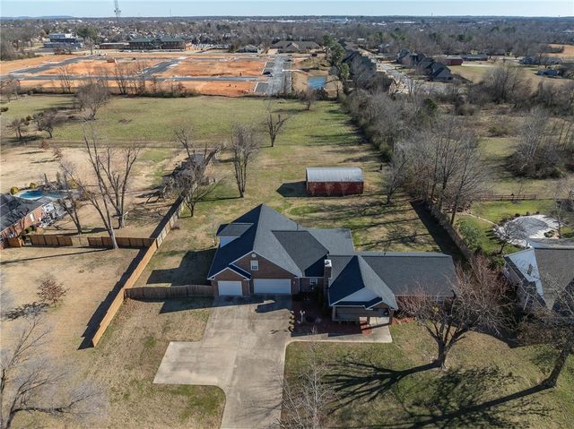 1925 S 21st Street, Rogers, AR 72758