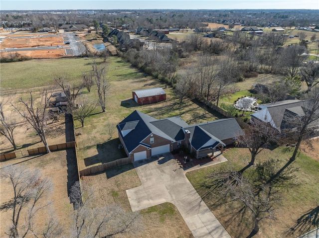 1925 S 21st Street, Rogers, AR 72758