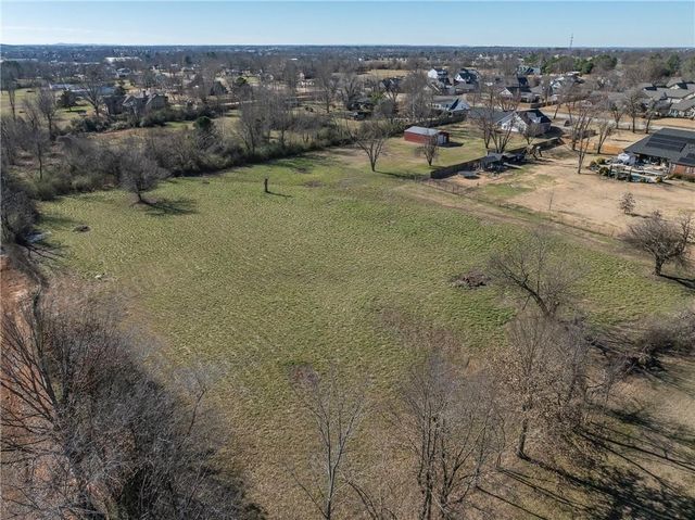 1925 S 21st Street, Rogers, AR 72758