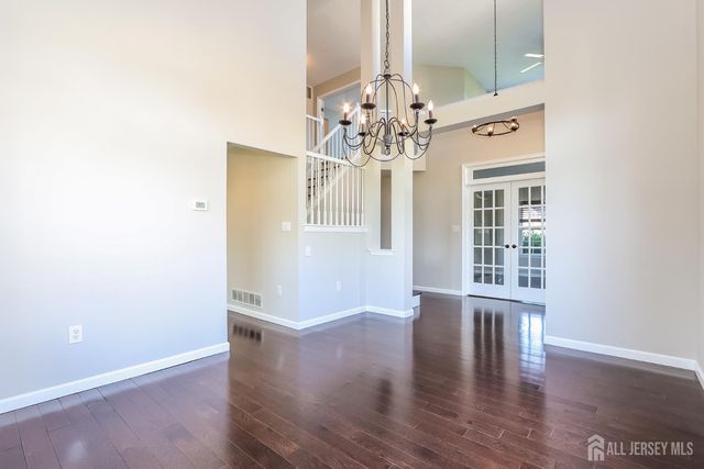 8 Pine Valley Lane, Monroe, NJ 08831