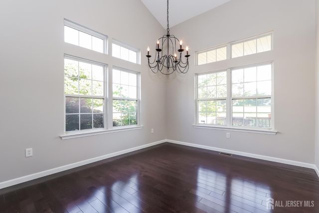 8 Pine Valley Lane, Monroe, NJ 08831