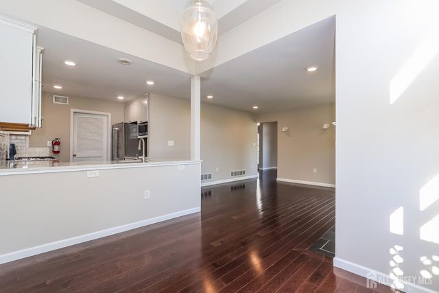 8 Pine Valley Lane, Monroe, NJ 08831