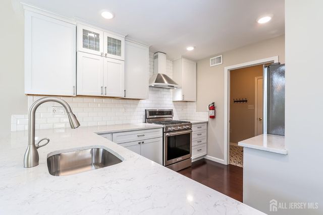 8 Pine Valley Lane, Monroe, NJ 08831