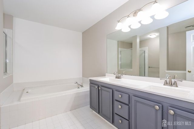8 Pine Valley Lane, Monroe, NJ 08831