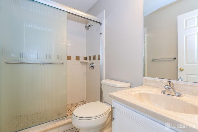 8 Pine Valley Lane, Monroe, NJ 08831