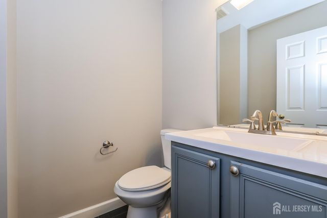 8 Pine Valley Lane, Monroe, NJ 08831
