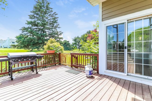 8 Pine Valley Lane, Monroe, NJ 08831
