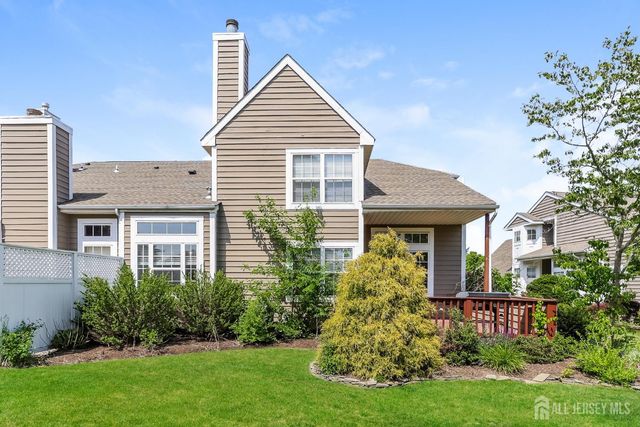 8 Pine Valley Lane, Monroe, NJ 08831