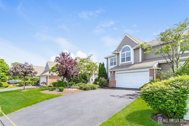 8 Pine Valley Lane, Monroe, NJ 08831