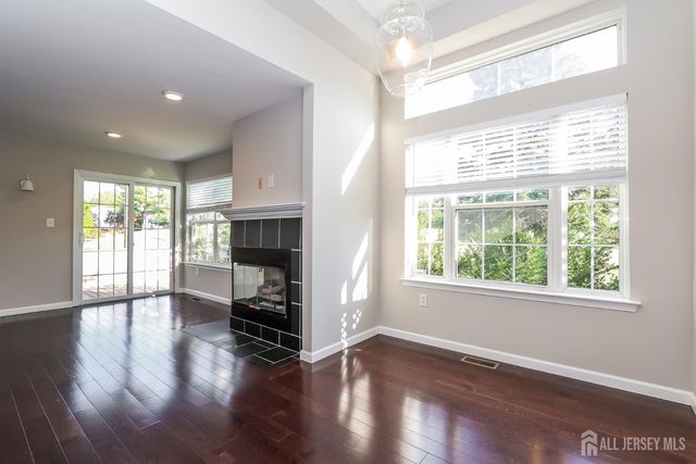 8 Pine Valley Lane, Monroe, NJ 08831
