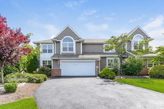 8 Pine Valley Lane, Monroe, NJ 08831