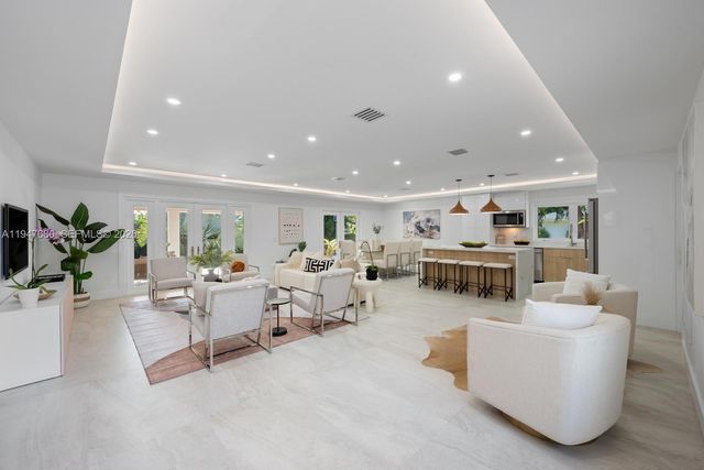 8500 SW 179th St, Palmetto Bay, FL 33157