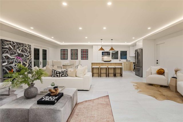 8500 SW 179th St, Palmetto Bay, FL 33157